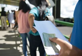 Eleições 2026: camiseta, adesivo, bandeira: o que pode usar para votar