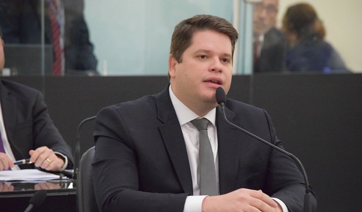 Davi Davino Filho é o único candidato a se posicionar sobre escândalo envolvendo o ministro Alexandre de Moraes