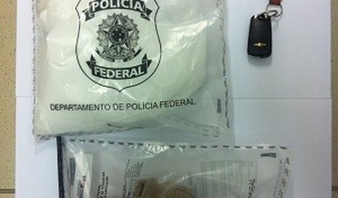 PF prende dois suspeitos e apreende 2 kg de cocaína em AL