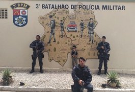 Criança de seis anos ganha surpresa de guarnição da Rocam e visita BPM de Arapiraca