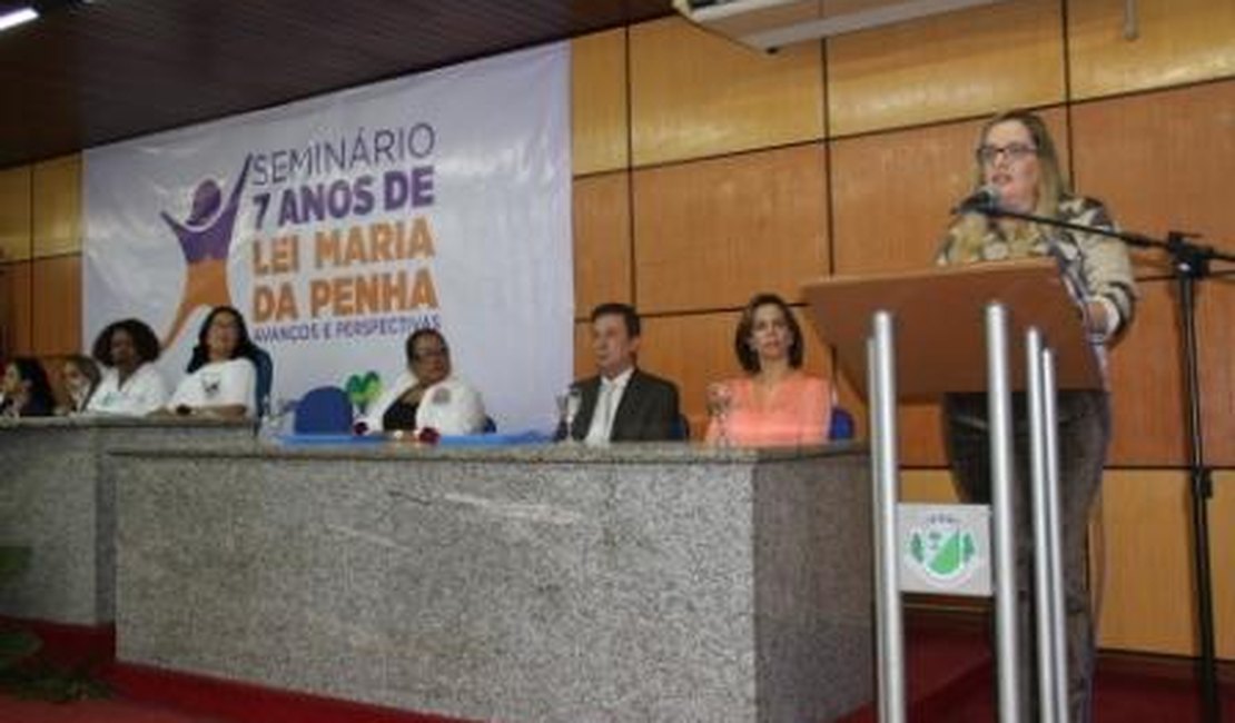Seminário Lei Maria da Penha debate violência contra à mulher