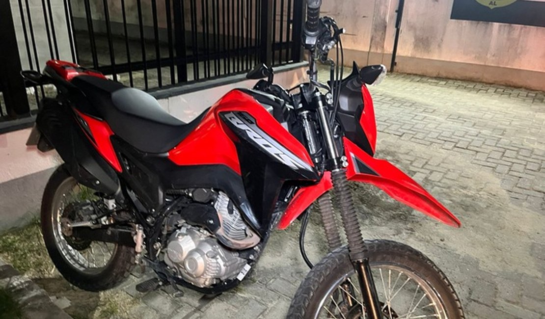 Casal É Preso Após Confusão Em Barraca Na Orla De Cruz Das Almas E Moto Com Queixa De Roubo