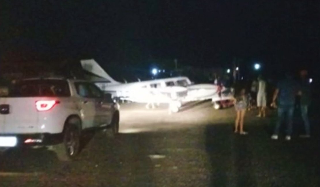 Avião com o cantor Amado Batista faz pouso de emergência na Bahia