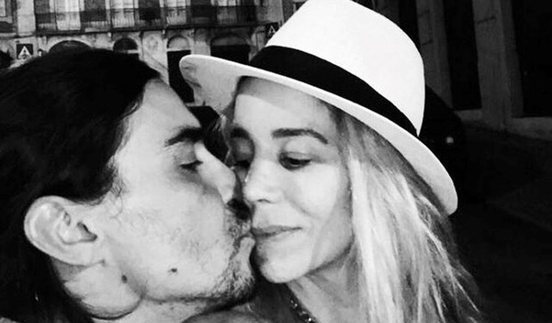 André Gonçalves posta foto romântica com Danielle Winits