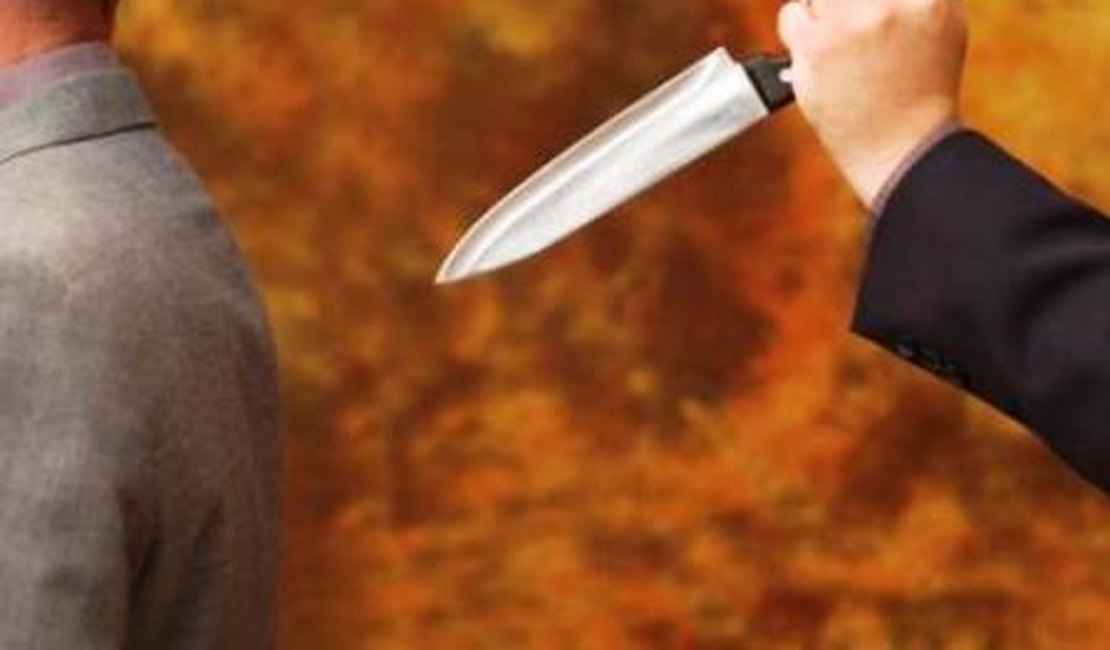 Homem mata próprio compadre a golpes de faca em São Sebastião