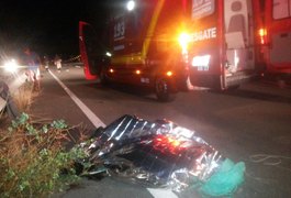 Motociclista morre e mulher fica ferida em acidente na AL-101 Sul