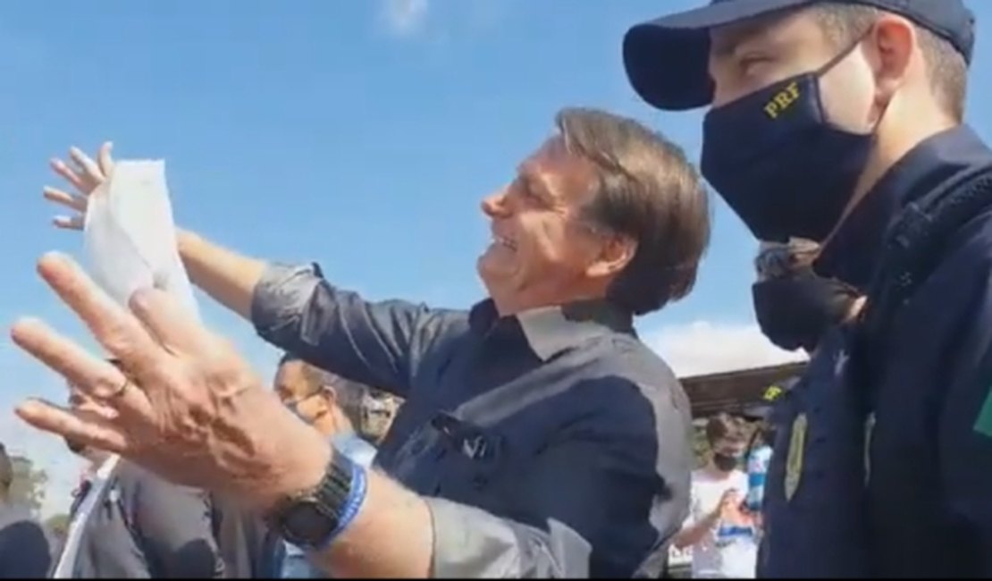 Vídeo. Bolsonaro faz piada sobre o Cruzeiro e o Asa de Arapiraca