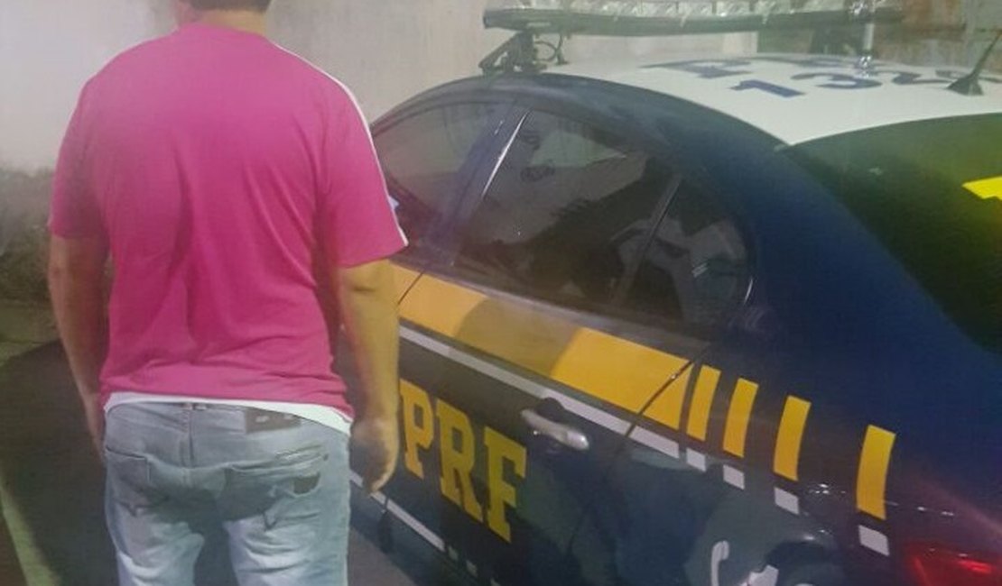 PRF prende sergipano procurado por tráfico de drogas, na BR 101, em AL