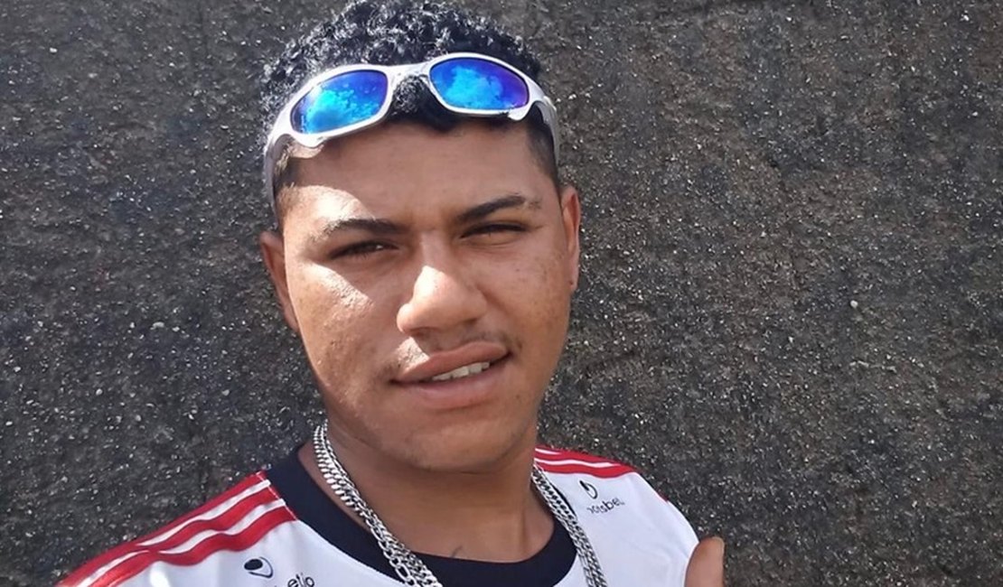 Jovem é assassinado com golpes de faca em São Sebastião