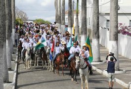 Cavaleiros iniciam trajeto até Arapiraca com imagem da padroeira