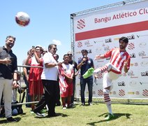 Loco causa furor na chegada ao Bangu: 'Matador mata, não tem jeito'