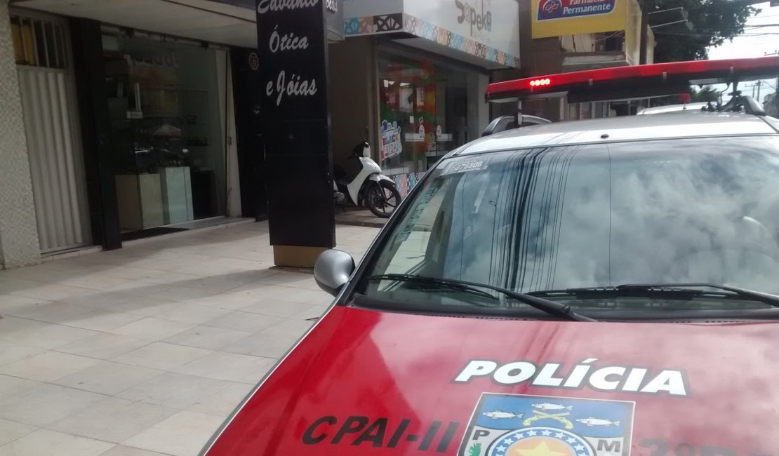 Jovem é baleado durante assalto em Lagoa da Canoa