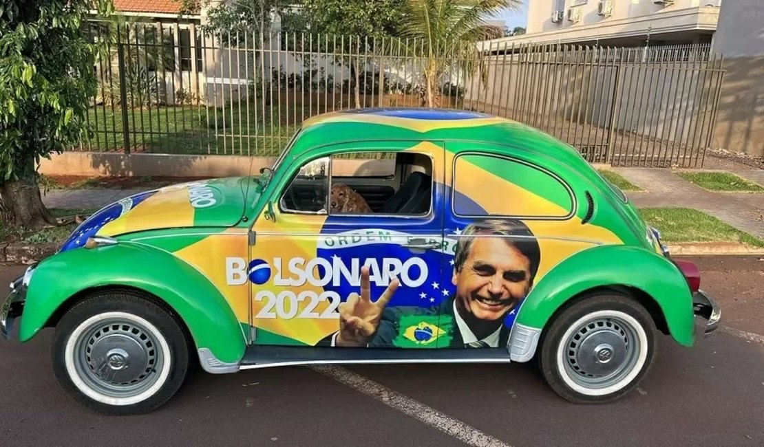 TRE proíbe fusca envelopado com imagem de Bolsonaro de circular até dia 30