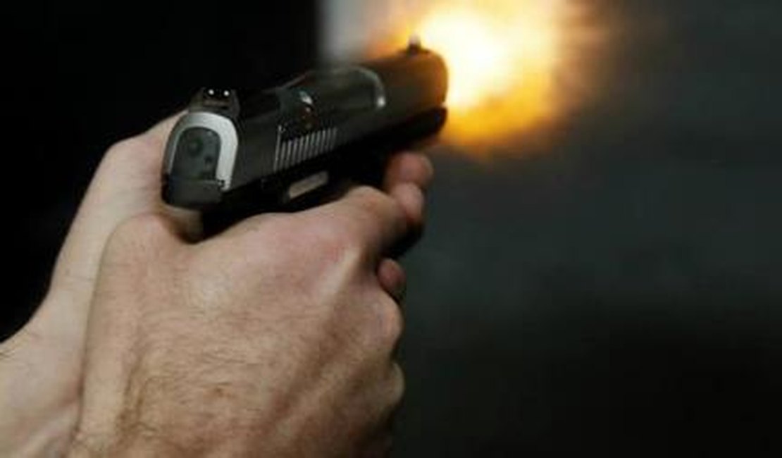 Morador de rua é atingido por disparo de arma de fogo no bairro Baixão