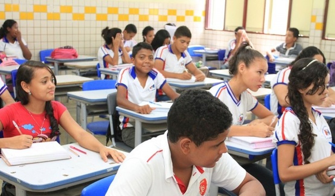 Lei da Escola Livre em Alagoas é suspensa pelo STF