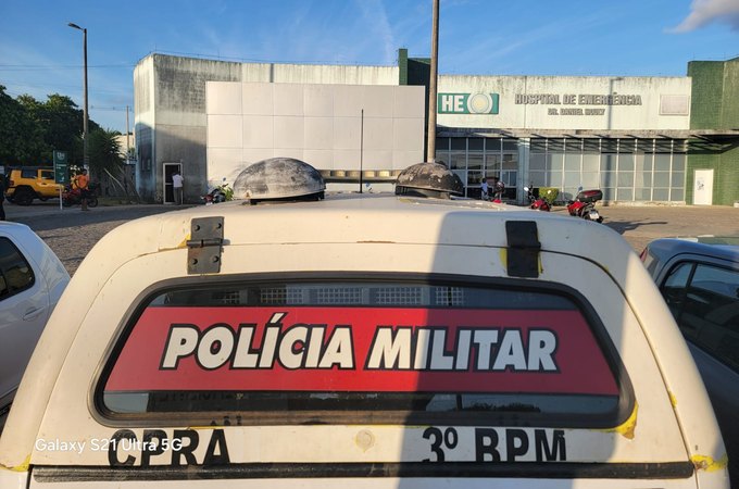 Homem é baleado na porta de casa, no Manoel Teles, e morre no HE do Agreste