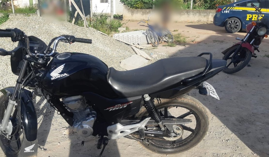 PRF em Alagoas flagra adolescente conduzindo motocicleta em Porto Real do Colégio