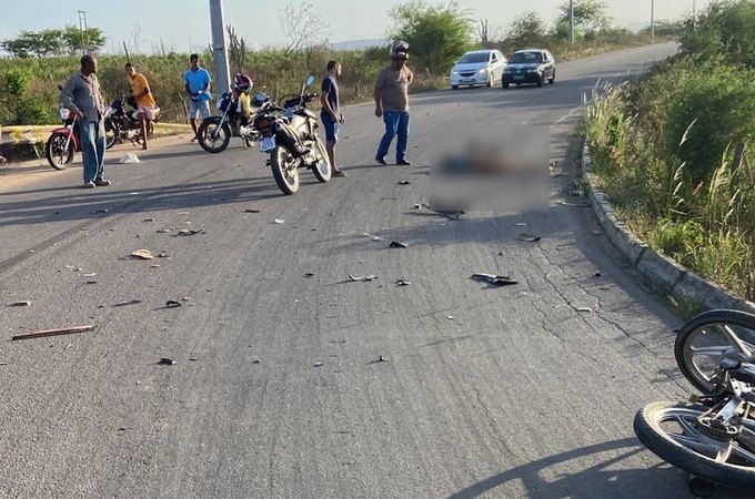 Colisão entre motocicleta e caminhão resulta na morte de um homem, em Craíbas