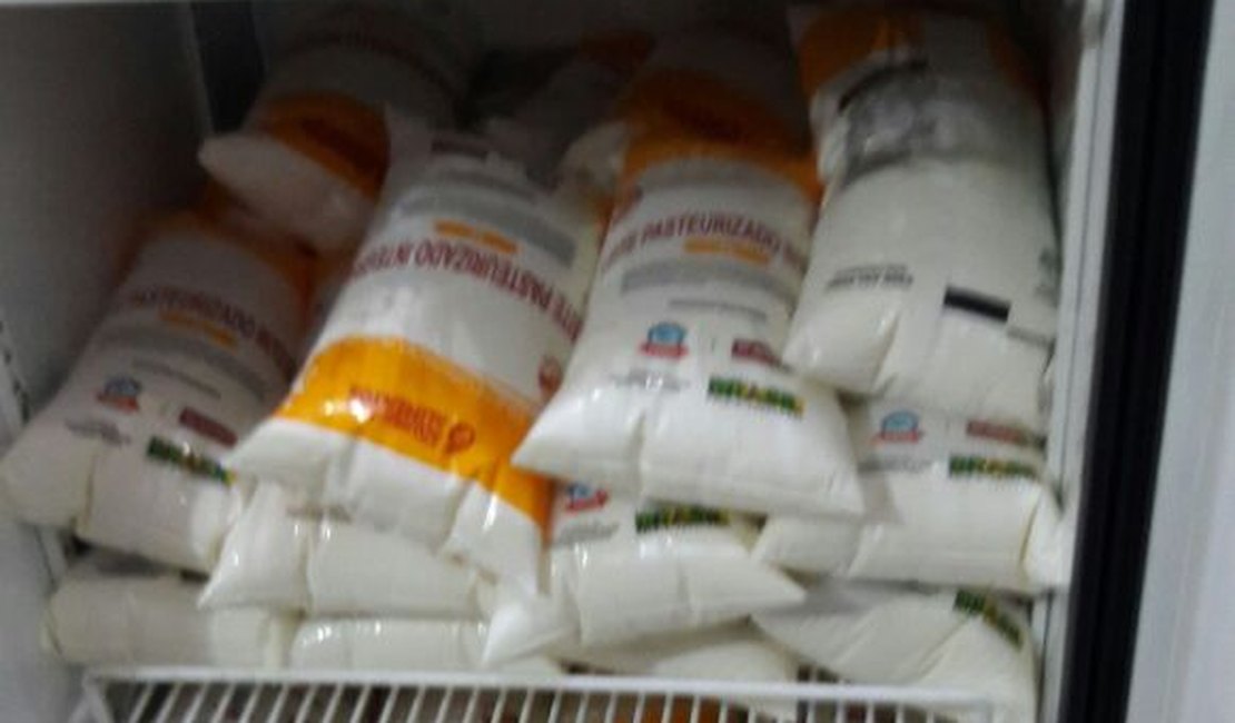 Operação policial prende dono de restaurante com 60 litros de leite de programa nacional