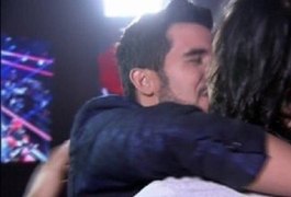 Beijo gay marca estreia da 5ª temporada do ‘The Voice Brasil’; Ivete não foi