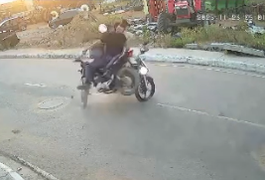 Forte batida frontal entre duas motocicletas deixa três feridos em Craíbas