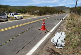 Criança que andava de bicicleta morre atropelada após ser atingida por automóvel em Traipu