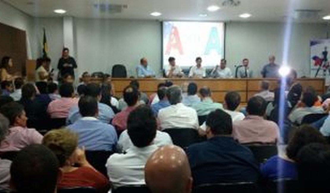 Gestores decidem hoje se fecham prefeituras para enfrentar crise