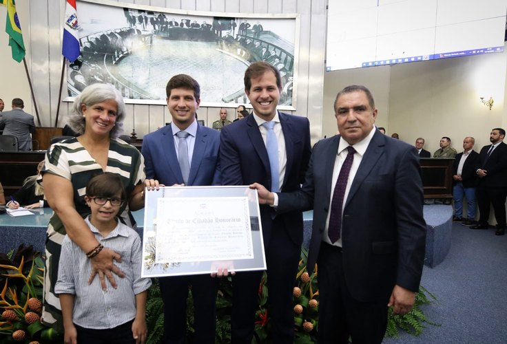 Ex-governador de Pernambuco, Eduardo Campos é homenageado pelo Parlamento alagoano