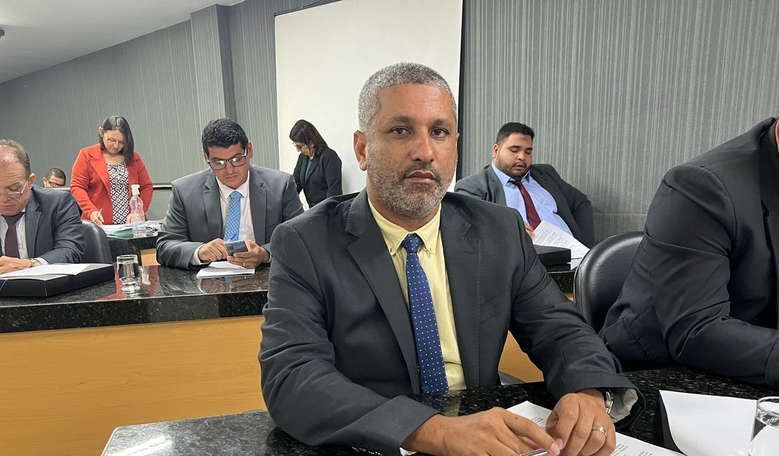 Vereador Alisson da Tim anuncia recompensa de R$ 100 mil por informações que levem à prisão de foragido suspeito de estuprar jovem de Coité do Noia