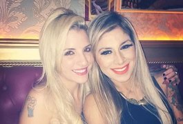 Ex-BBBs Vanessa e Clara saem juntinhas para jantar