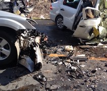 Funcionários dos Correios morrem em grave acidente na AL-220