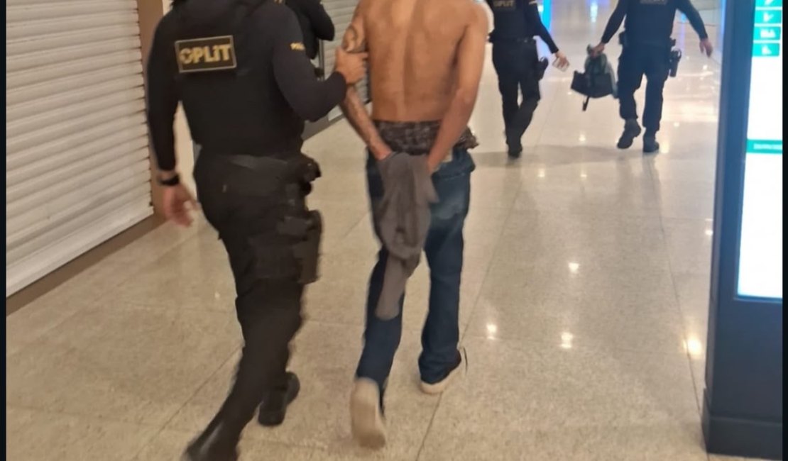Homem é preso após tentar arrombar lojas e furtar produtos em shopping na parte baixa de Maceió
