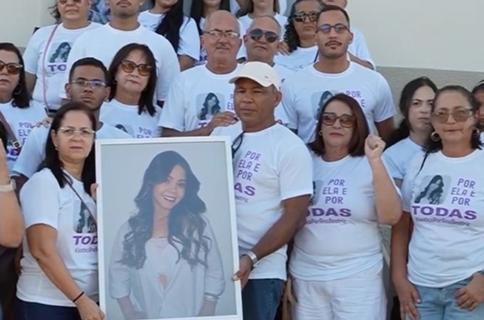 Passeata em Penedo pede justiça pelo assassinato da enfermeira Ana Beatriz Cavalcante