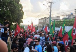 Marcha contra Reforma da Previdência percorre ruas de Maceió na tarde desta sexta-feira