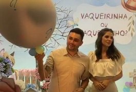 Mano Walter e Débora Silva descobrem sexo do bebê em chá de revelação