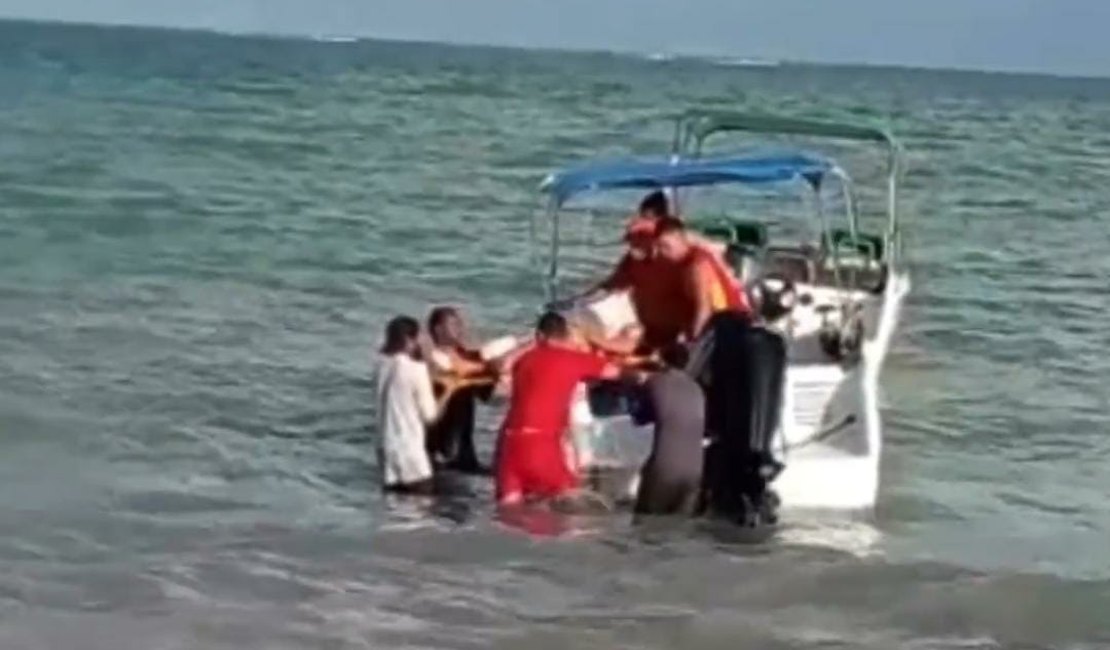 Batida entre jet skis deixa duas pessoas feridas no mar de Maragogi