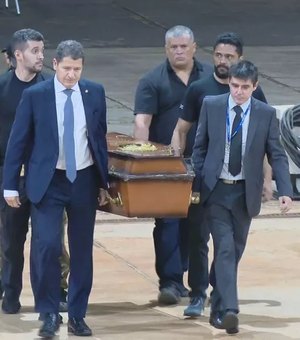 Bruno Pereira e Dom Phillips: avião com restos mortais chega a Brasília