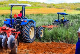 'Terra Pronta' avança para 7 mil tarefas e já beneficia mais de 900 agricultores familiares de Arapiraca