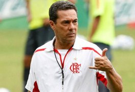 Luxemburgo chega ao Flamengo e cobra 'sacrifício' dos jogadores