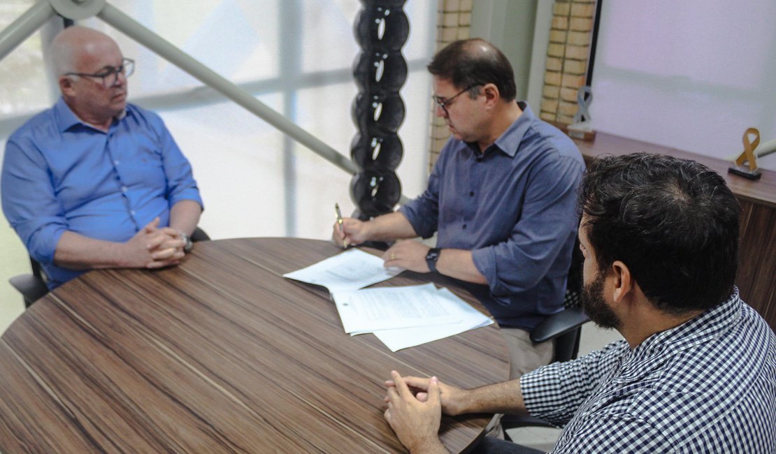 Detran-AL e SMTT de Arapiraca firmam convênio de cooperação técnica