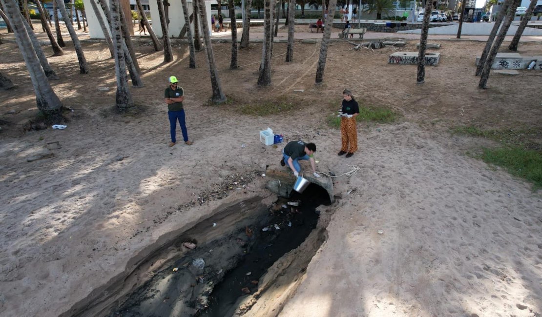 IMA divulga análises de coletas na Ponta Verde e autua concessionária de água e esgoto