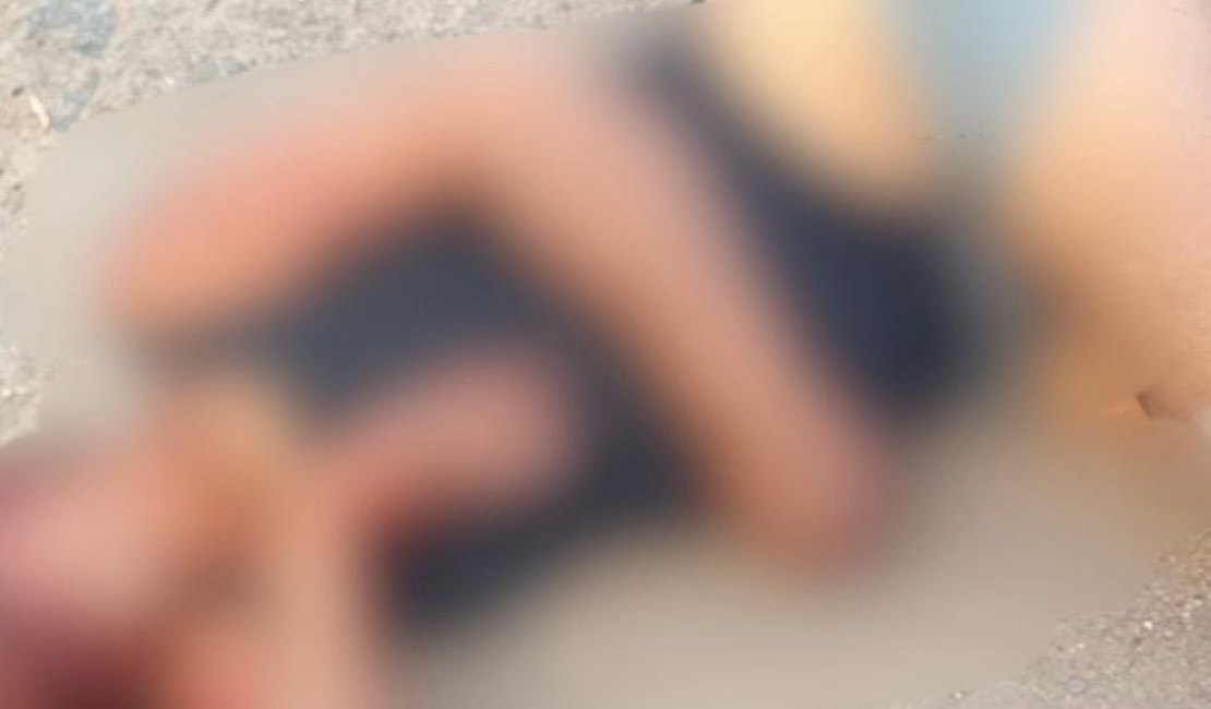 Mulher é socorrida após ser espancada em via pública no Alto do Cruzeiro, em Palmeira dos Índios