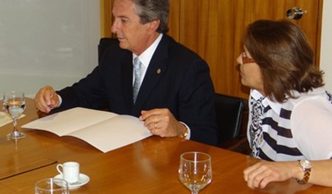 Célia comparece a posse e garante que Color e Renan ajudarão Arapiraca nesta nova fase