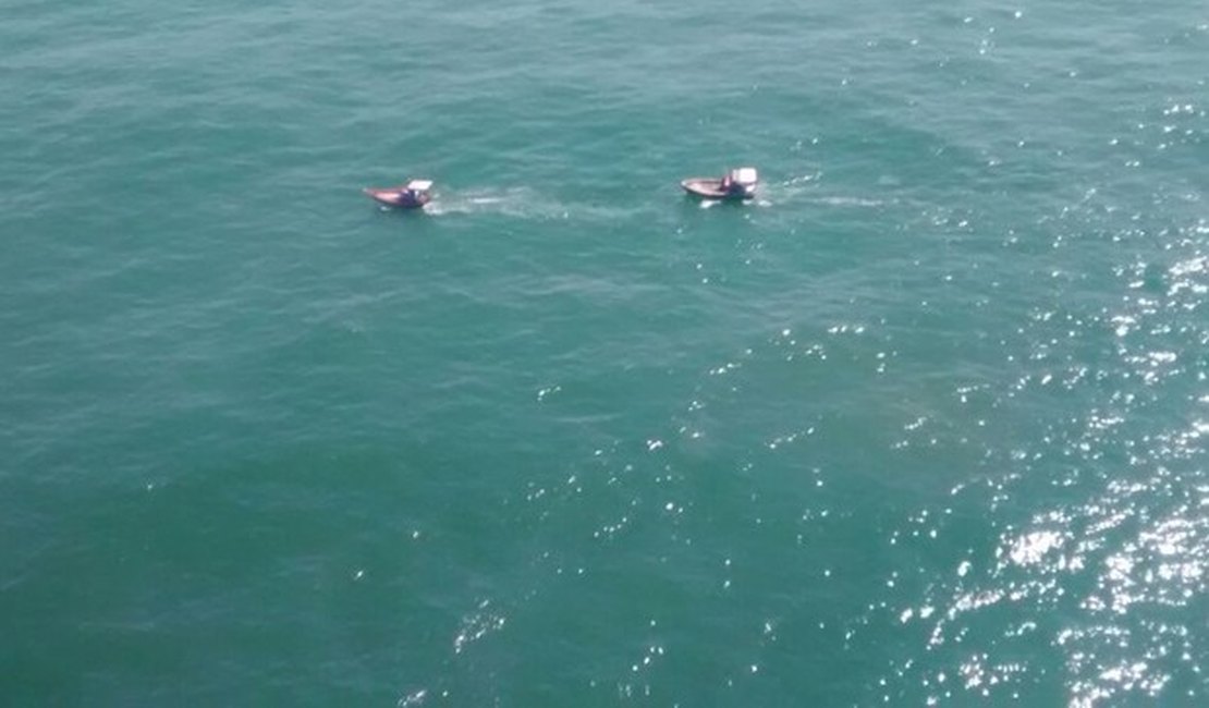 Pescadores se perdem em alto-mar após barco quebrar em Alagoas