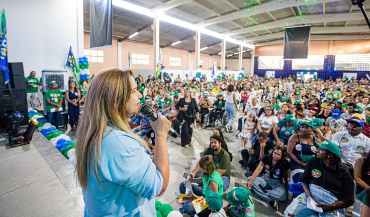 Diante de uma multidão, Rute Nezinho assume compromisso com políticas públicas para mães atípicas e cuidadoras