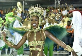 IZA conta como tem sido a quarentena e dá pista do que vem por aí