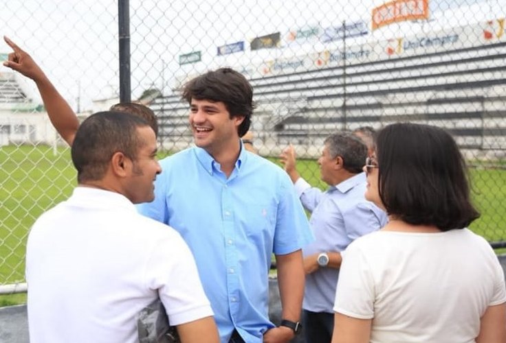 Breno Albuquerque prestigia início das obras de reforma do municipal de Arapiraca