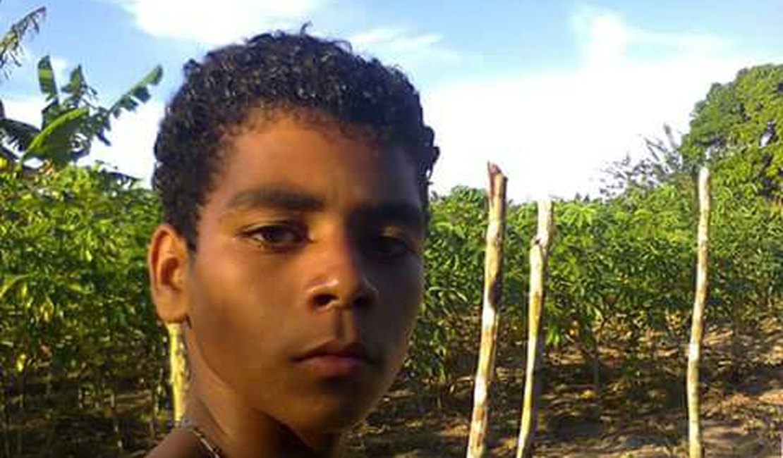 Jovem é assassinado a tiros próximo ao cemitério de Teotônio Vilela