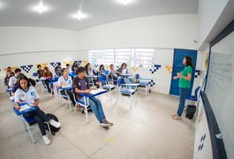 Governo de Alagoas paga retroativo do Piso Nacional da Educação para 2.745 professores