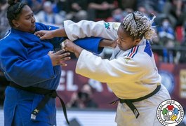 Beatriz Souza perde para francesa na final do mundial de Judô e fica com a medalha de prata